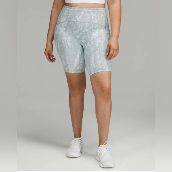 Lululemon Athletica Mint Green Swift Speed High-Rise Shorts W7CCDS Size 4 - Picture 1 of 13